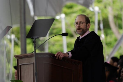 哈佛大学校长艾伦·迈克尔·加伯 资料图片 图源:美媒 哈佛大学校长艾伦·迈克尔·加伯 资料图片 图源:美媒