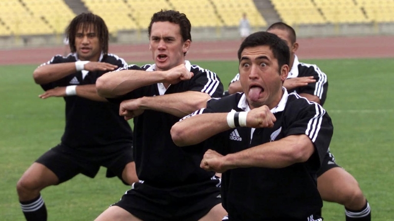 新西兰榄球员跳哈卡(Haka)战舞。 新西兰榄球员跳哈卡(Haka)战舞。