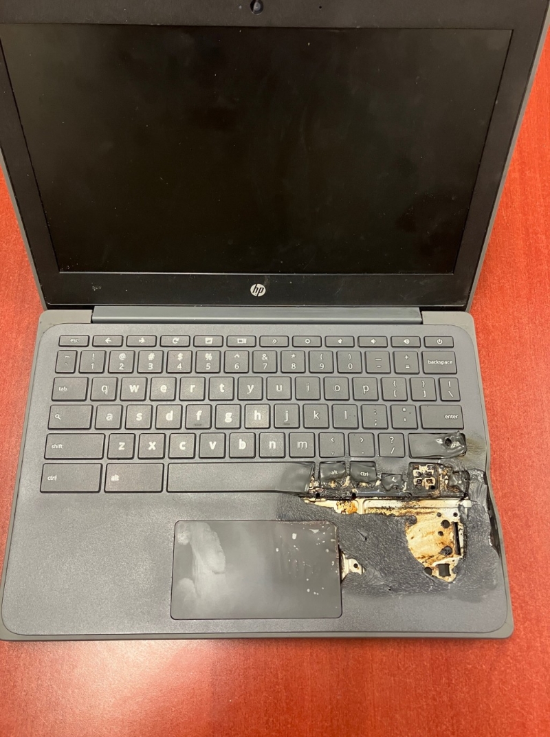 学区发布Chromebook烧毁的照片呼吁家长及学生注意 学区发布Chromebook烧毁的照片呼吁家长及学生注意