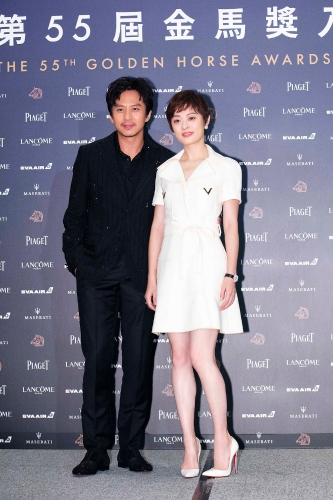 邓超与爱妻孙俪曾一同入围金马奖。 邓超与爱妻孙俪曾一同入围金马奖。