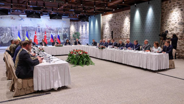 交战中的俄罗斯与乌克兰,双方16日各派代表团在土耳其伊斯坦堡谈判。(美联社) 交战中的俄罗斯与乌克兰,双方16日各派代表团在土耳其伊斯坦堡谈判。(美联社)