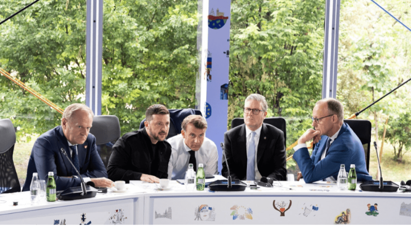 会谈结束后,泽连斯基与法国总统马克龙、德国总理梅尔茨、英国首相斯塔默和波兰总理图斯克等,与美国总统特朗普举行了电话会议。 会谈结束后,泽连斯基与法国总统马克龙、德国总理梅尔茨、英国首相斯塔默和波兰总理图斯克等,与美国总统特朗普举行了电话会议。