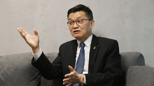 郑恩赐绝大部分雇主都是奉公守法缴交供款。 郑恩赐绝大部分雇主都是奉公守法缴交供款。