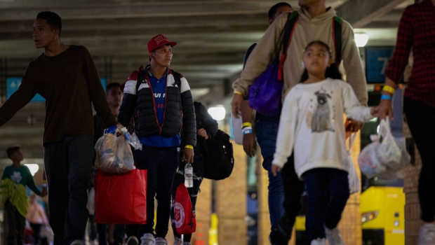 美国移民局对社交账号的审查拟扩至寻求庇护者。 美国移民局对社交账号的审查拟扩至寻求庇护者。