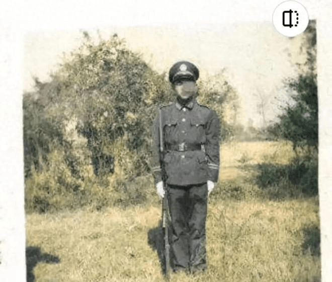 1988年,湖北襄阳,超级悍匪邵江彬生前一张罕见的照片。.png 1988年,湖北襄阳,超级悍匪邵江彬生前一张罕见的照片。.png