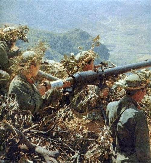 事件中曾发射20枚四零火箭炮。 事件中曾发射20枚四零火箭炮。