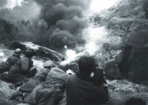 事件中使用手榴弹334枚,催泪弹13枚。 事件中使用手榴弹334枚,催泪弹13枚。