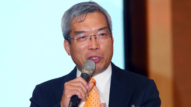 为何黄仁勋现身特朗普中东行? 为何黄仁勋现身特朗普中东行?