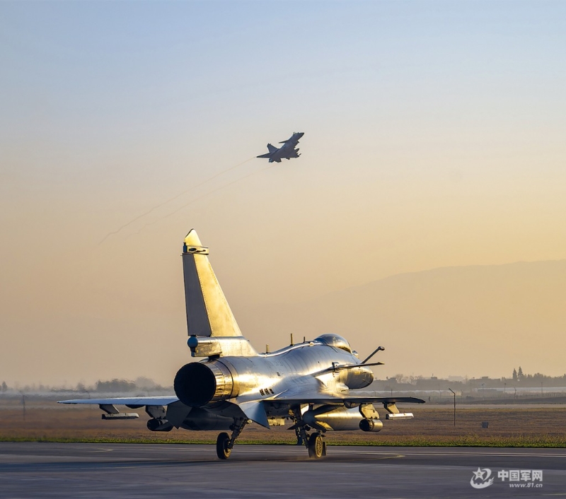 解放军的歼-10C。 解放军的歼-10C。