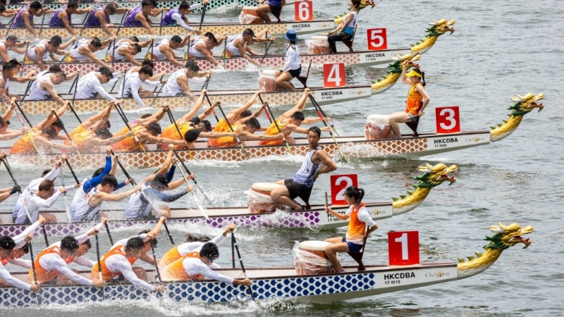 今年参赛队伍来自12个国家及地区,包括香港、内地、澳门、台湾、日本、泰国、马来西亚、菲律宾、阿拉伯联合酋长国、加拿大,以及首次参赛的埃及和卡塔尔(香港旅发局网页)。 今年参赛队伍来自12个国家及地区,包括香港、内地、澳门、台湾、日本、泰国、马来西亚、菲律宾、阿拉伯联合酋长国、加拿大,以及首次参赛的埃及和卡塔尔(香港旅发局网页)。