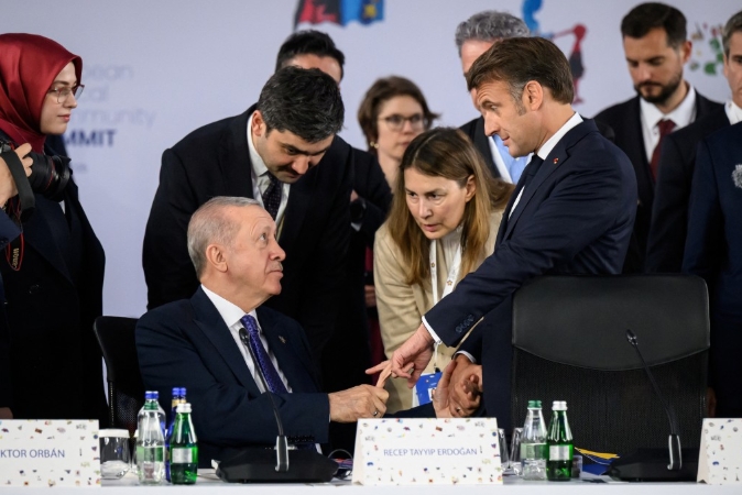 土耳其总统紧握马克龙中指。 路透社 土耳其总统紧握马克龙中指。 路透社