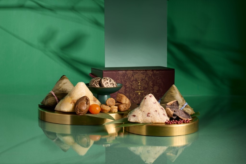 4_Summer_Palace_Mini_Deluxe_Sticky_Rice_250318_ISL_DBF0391stacked 4_Summer_Palace_Mini_Deluxe_Sticky_Rice_250318_ISL_DBF0391stacked