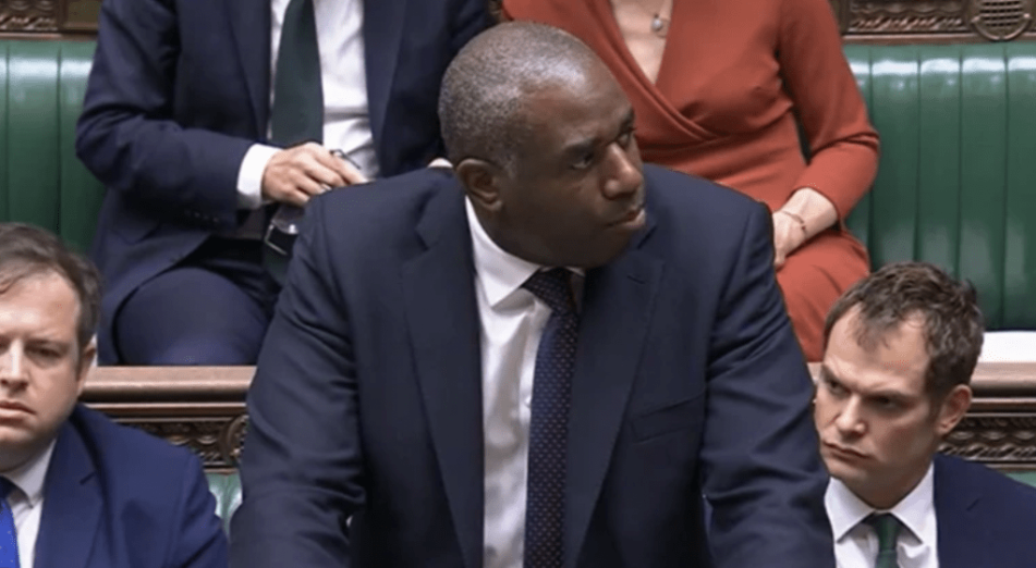 英国外交大臣拉米(David Lammy)周一在下议院发表声明,宣布暂停与以色列就新自由贸易协议的谈判。 英国下议院画面截图.png 英国外交大臣拉米(David Lammy)周一在下议院发表声明,宣布暂停与以色列就新自由贸易协议的谈判。 英国下议院画面截图.png