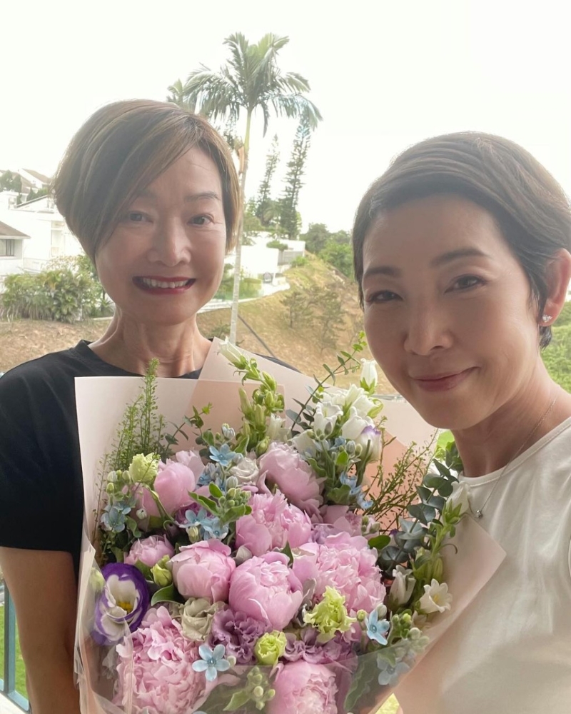 日前好友黎芷珊到访谭玉瑛家中,曝光了谭玉瑛愉景湾千呎豪宅的景观。 日前好友黎芷珊到访谭玉瑛家中,曝光了谭玉瑛愉景湾千呎豪宅的景观。