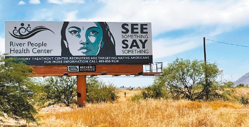 亚利桑那检方宣布,捣破一宗大型诈骗联邦Medicaid案,起诉20人,涉及金额6000万美元。 美联社 亚利桑那检方宣布,捣破一宗大型诈骗联邦Medicaid案,起诉20人,涉及金额6000万美元。 美联社