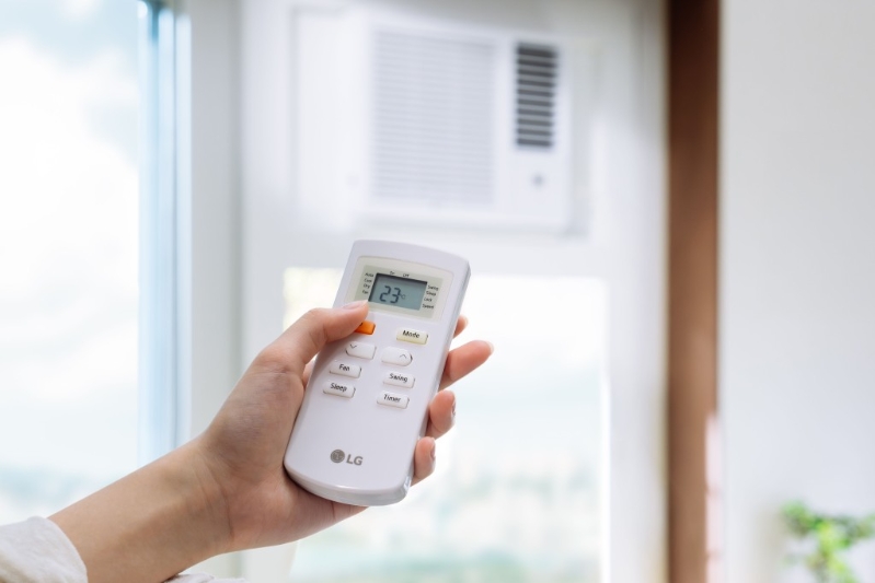 抽湿模式能有效降低室内湿度,保持干爽舒适,而自动运行模式则根据环境变化调整运作。 抽湿模式能有效降低室内湿度,保持干爽舒适,而自动运行模式则根据环境变化调整运作。