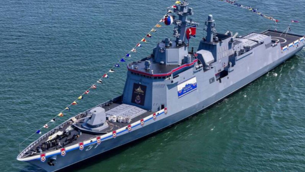 4月底亮相的朝鲜新驱逐舰崔贤号。 4月底亮相的朝鲜新驱逐舰崔贤号。