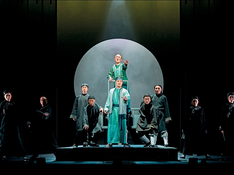 《大状王》云集全港顶尖音乐剧台前幕后班底,更获《国家艺术基金》资助。 《大状王》云集全港顶尖音乐剧台前幕后班底,更获《国家艺术基金》资助。