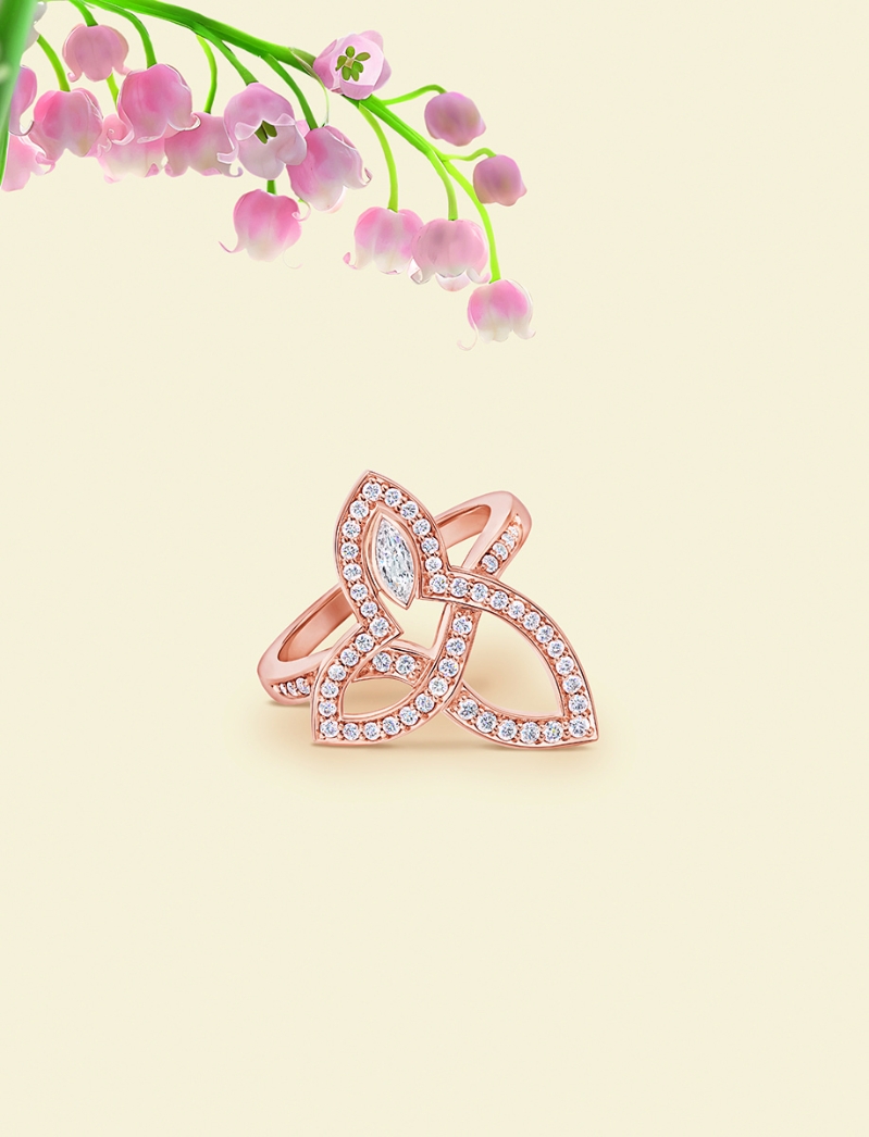 Lily Cluster玫瑰金钻石戒指,镶嵌单颗马眼形切工钻石及54颗圆形明亮式切工钻石,总重约0.41卡。 Lily Cluster玫瑰金钻石戒指,镶嵌单颗马眼形切工钻石及54颗圆形明亮式切工钻石,总重约0.41卡。