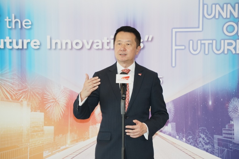 城大校董会主席魏名成指出,城大致力改善校园环境设施和数码科技。 城大校董会主席魏名成指出,城大致力改善校园环境设施和数码科技。