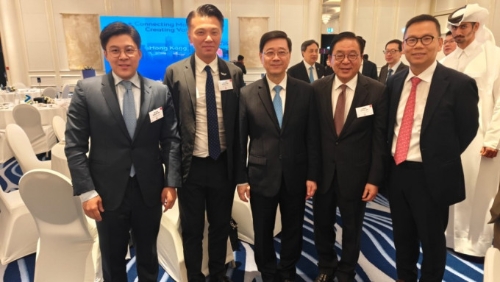 陈恒镔随团访中东 陈恒镔随团访中东