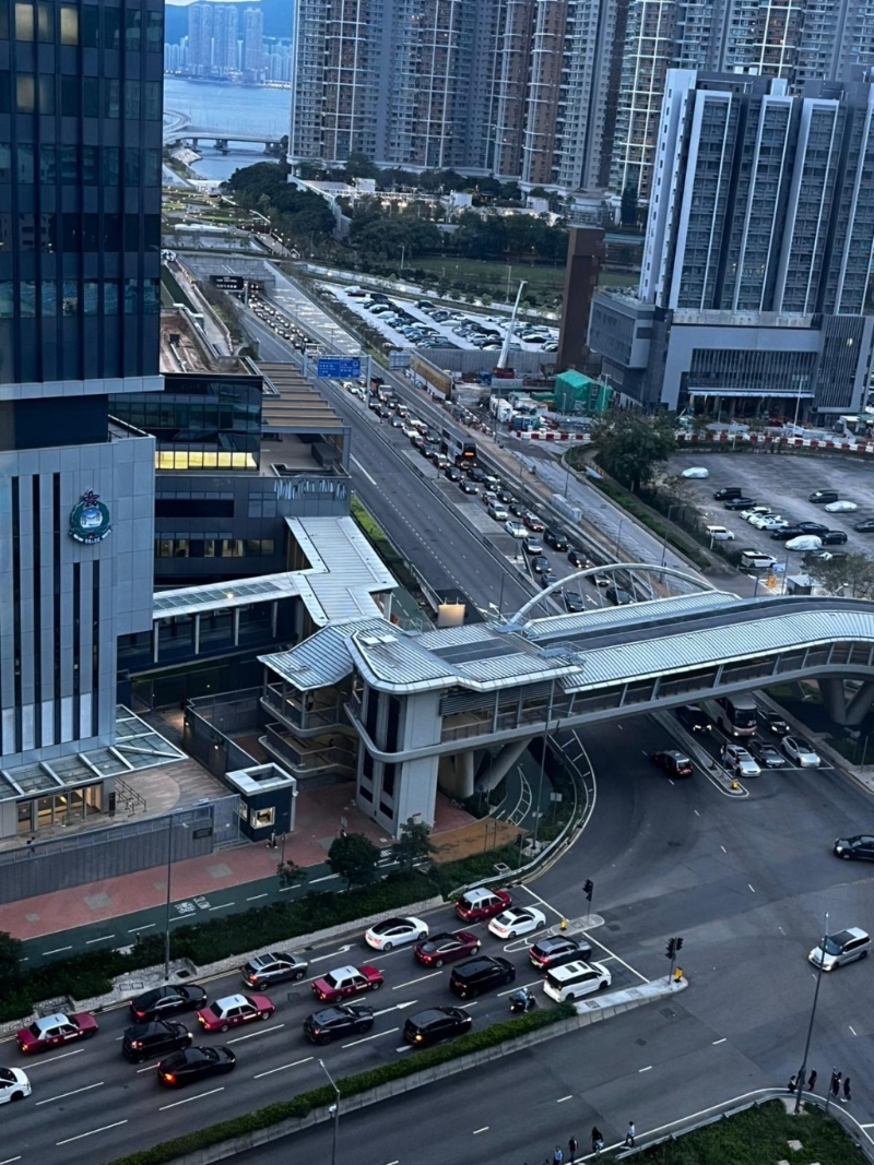 将蓝隧道向将军澳方向的车龙逼至将军澳市区。 读者提供 将蓝隧道向将军澳方向的车龙逼至将军澳市区。 读者提供