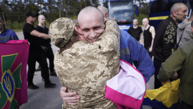 俄乌开战以来最大规模换俘展开 俄乌开战以来最大规模换俘展开