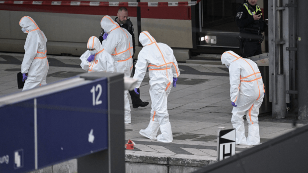 周五傍晚于汉堡火车站发生严重持刀袭击事件 周五傍晚于汉堡火车站发生严重持刀袭击事件