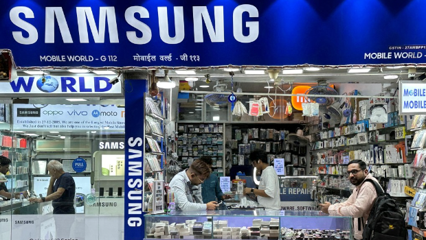 特朗普进一步要求三星等手机制造商在美生产。 特朗普进一步要求三星等手机制造商在美生产。