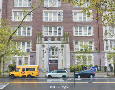 发生事件的小学在8大道附近。 发生事件的小学在8大道附近。