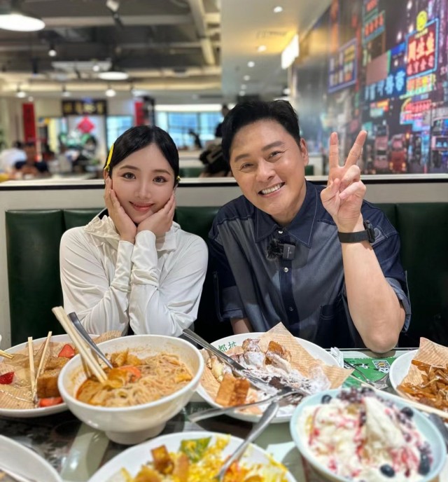 曹永廉港式茶记开餐 曹永廉港式茶记开餐