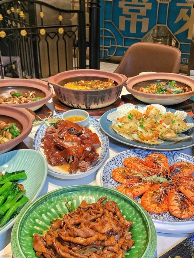 足料鲍鱼煲仔饭 足料鲍鱼煲仔饭