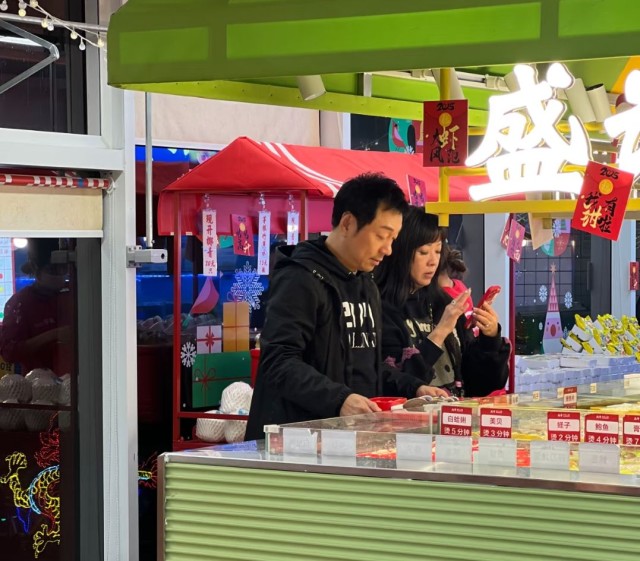 黎耀祥叹粥底火锅 食材新鲜性价比高 黎耀祥叹粥底火锅 食材新鲜性价比高