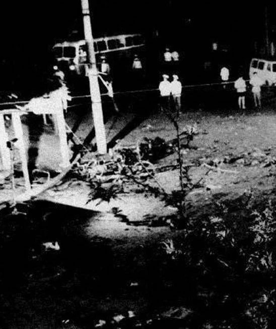 爆炸案后,人体残肢飞出数十米外。每日头条@罪案调查六组 爆炸案后,人体残肢飞出数十米外。每日头条@罪案调查六组