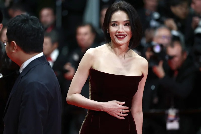 舒淇被多国媒体评为“东方女神降临”。 舒淇被多国媒体评为“东方女神降临”。