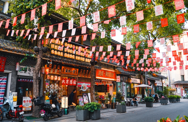 祝屋巷业态丰富。 祝屋巷业态丰富。