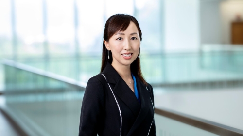 香港中文大学酒店及旅游管理学院副教授尹振英不讳言,演唱会门票价格不菲,预算有限的年轻歌迷,更倾向将预算用于购买更好位置的门票或周边商品。 中大图片 香港中文大学酒店及旅游管理学院副教授尹振英不讳言,演唱会门票价格不菲,预算有限的年轻歌迷,更倾向将预算用于购买更好位置的门票或周边商品。 中大图片