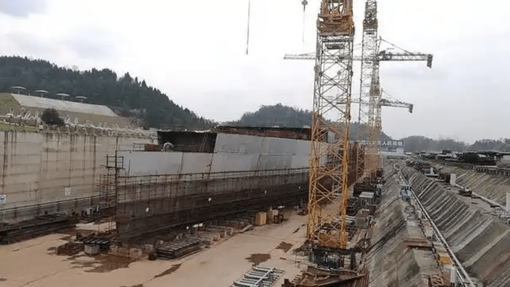 川版泰坦尼克号疑烂尾。 川版泰坦尼克号疑烂尾。