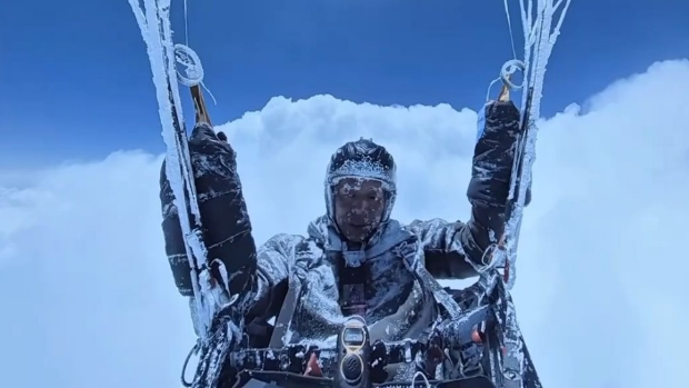 “六哥”当日被云吸到约海拔8500米高空。 “六哥”当日被云吸到约海拔8500米高空。