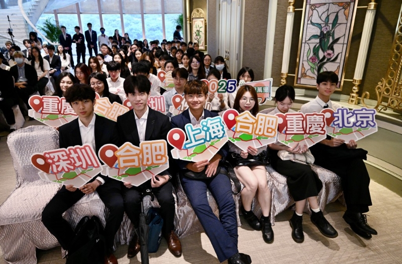 今年暑假将安排超过1000名香港学生到内地实习。 今年暑假将安排超过1000名香港学生到内地实习。