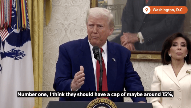 美国总统特朗普周三表示,哈佛大学应将录取的外国学生人数限制在15%以内,并且需要向政府提交目前外国学生名单。路透社 美国总统特朗普周三表示,哈佛大学应将录取的外国学生人数限制在15%以内,并且需要向政府提交目前外国学生名单。路透社