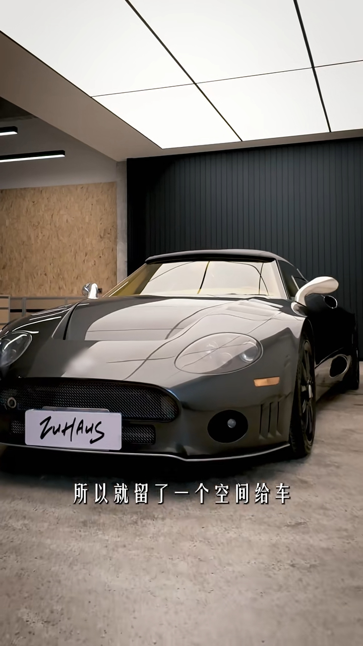 摆放了一辆靓车,不过吴彦祖澄清这部车只是借来的。 摆放了一辆靓车,不过吴彦祖澄清这部车只是借来的。