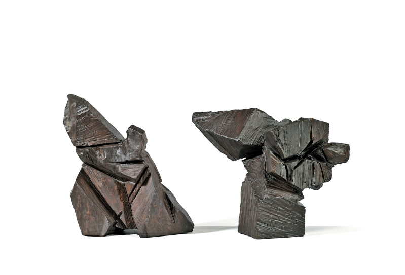 台湾著名雕塑大师朱铭《太极系列-单鞭下势及太极系列》(两件作品)(1991及1992年),成交价为1,909,000港元(包佣金)。 台湾著名雕塑大师朱铭《太极系列-单鞭下势及太极系列》(两件作品)(1991及1992年),成交价为1,909,000港元(包佣金)。