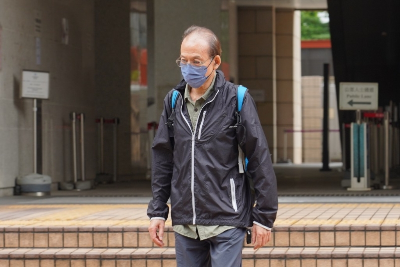 时任海事处验船督察周图锐。 时任海事处验船督察周图锐。