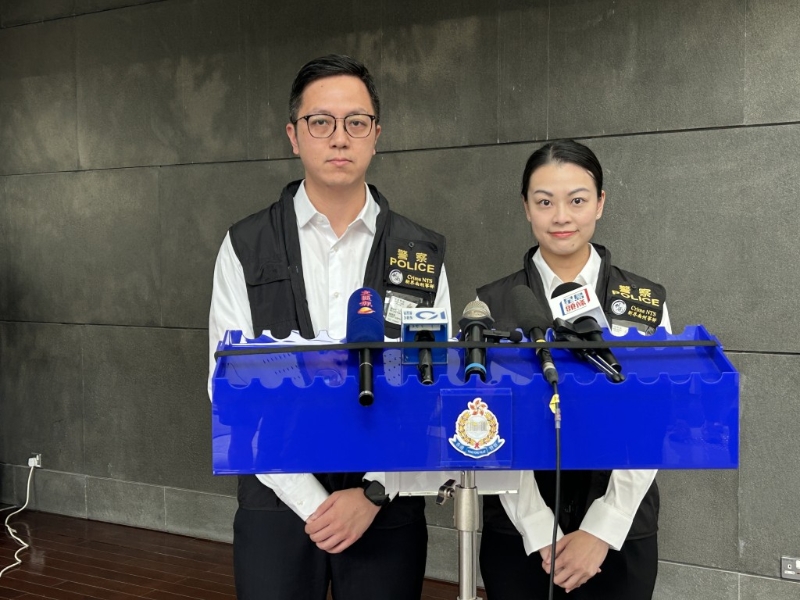 刘煜华(左) 刘煜华(左)