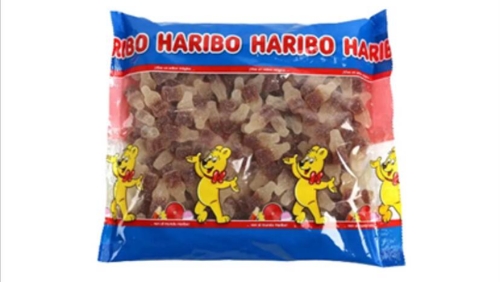 在荷兰受大麻污染的“快乐可乐”(Happy Cola F!ZZ)口味小熊橡皮糖。 在荷兰受大麻污染的“快乐可乐”(Happy Cola F!ZZ)口味小熊橡皮糖。