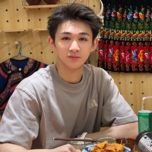 荣梓杉年仅19岁。 荣梓杉年仅19岁。