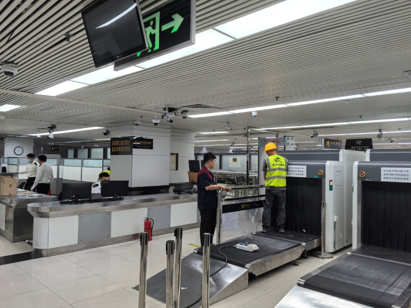 罗湖口岸已经第一时间拆除全部X光机挡板 罗湖口岸已经第一时间拆除全部X光机挡板