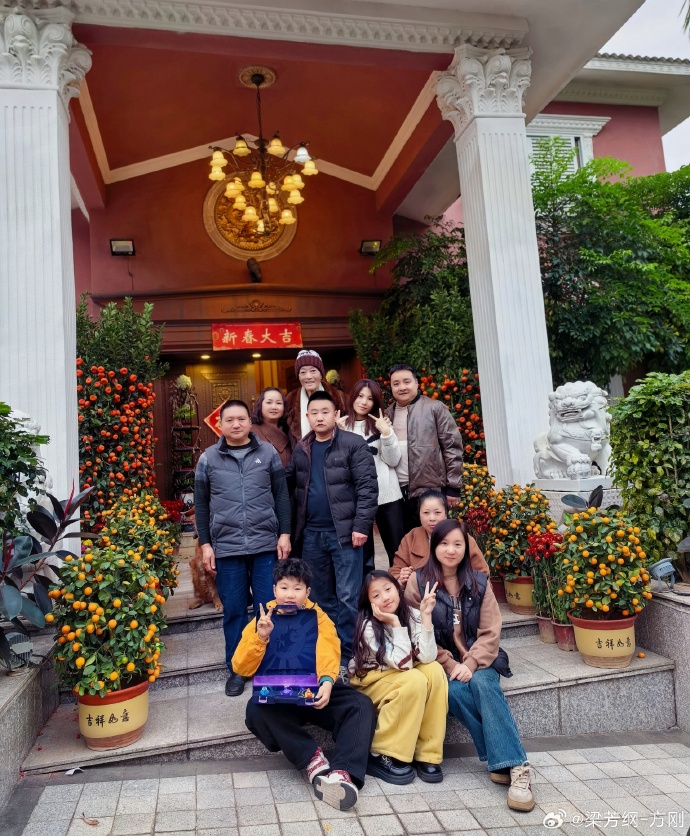 方刚最后一次更新微博已经是今年2月的事。 方刚最后一次更新微博已经是今年2月的事。