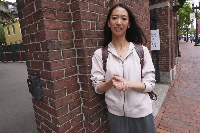 蒋雨融来自中国青岛。 蒋雨融来自中国青岛。